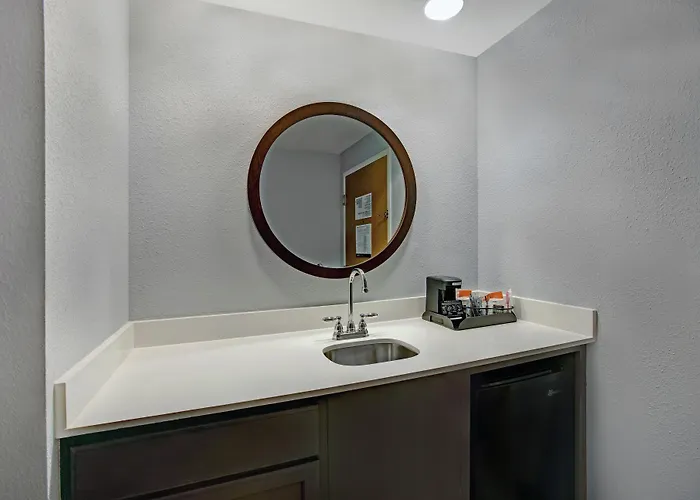 Hampton Inn & Suites Augusta West