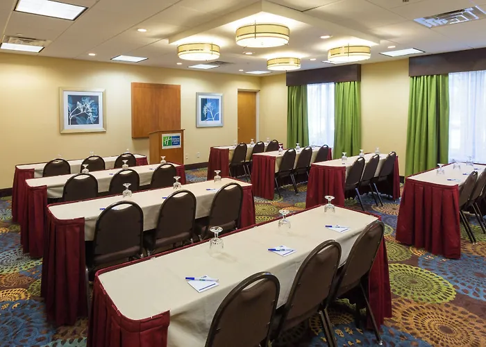 Holiday Inn Express & Suites Jacksonville Airport By Ihg