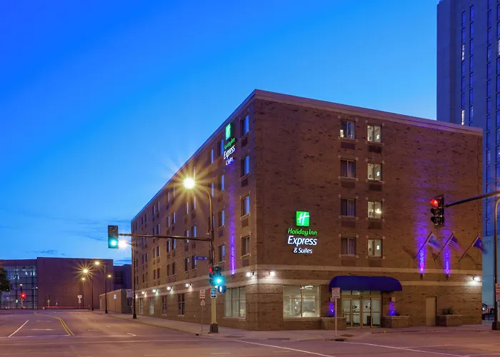 Holiday Inn Express Hotel & Suites Minneapolis-Downtown Convention Center By Ihg