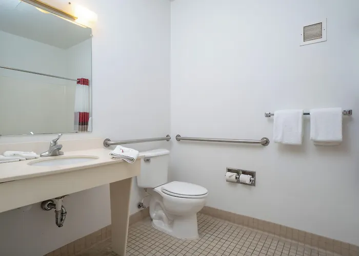 Red Roof Inn & Suites Indianapolis Airport