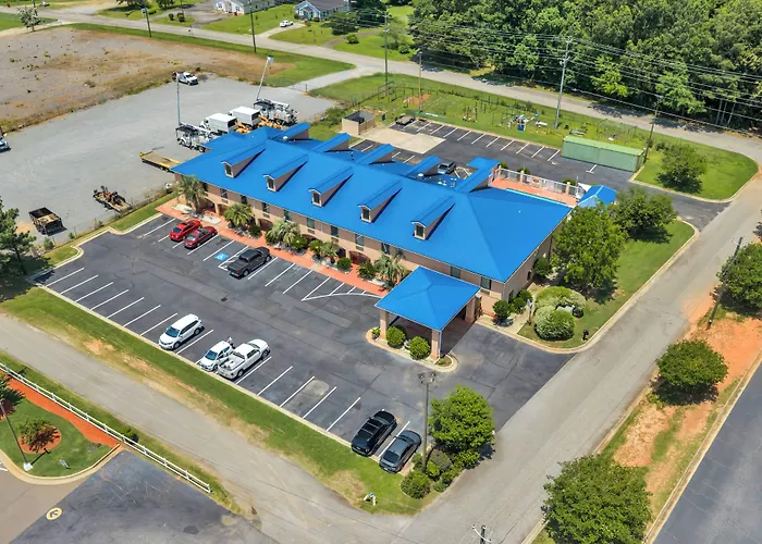 Gray Inn & Suites