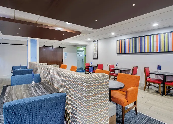 Holiday Inn Express & Suites Alcoa Knoxville Airport By Ihg