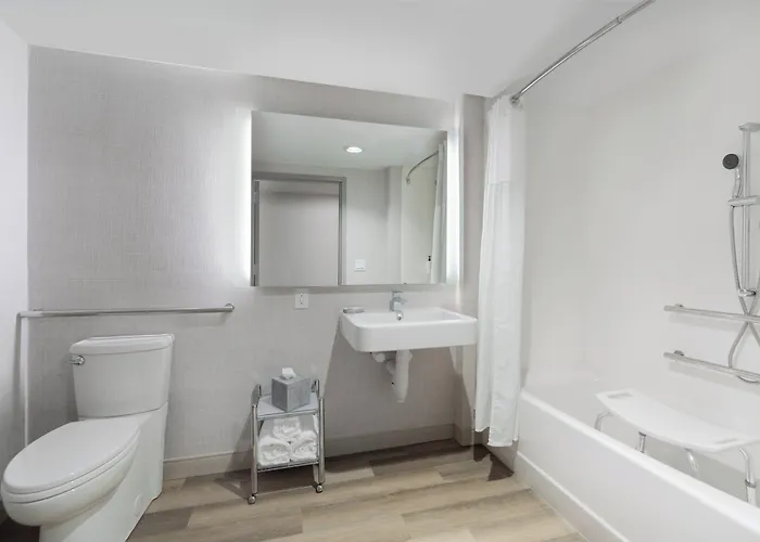 Holiday Inn Express St. Albans By Ihg