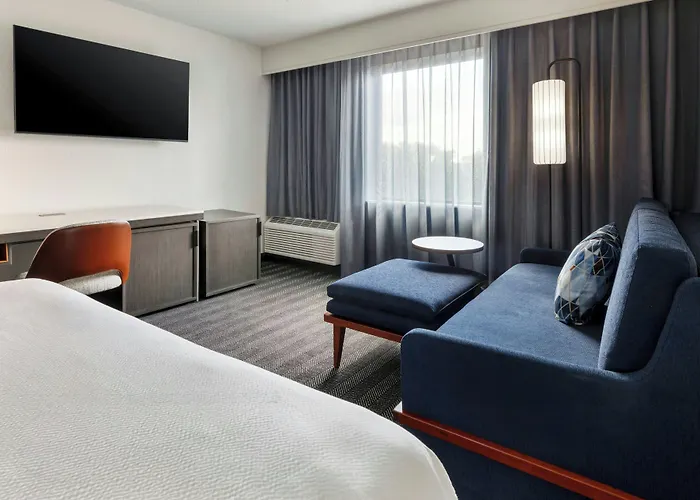 Courtyard By Marriott Wichita East