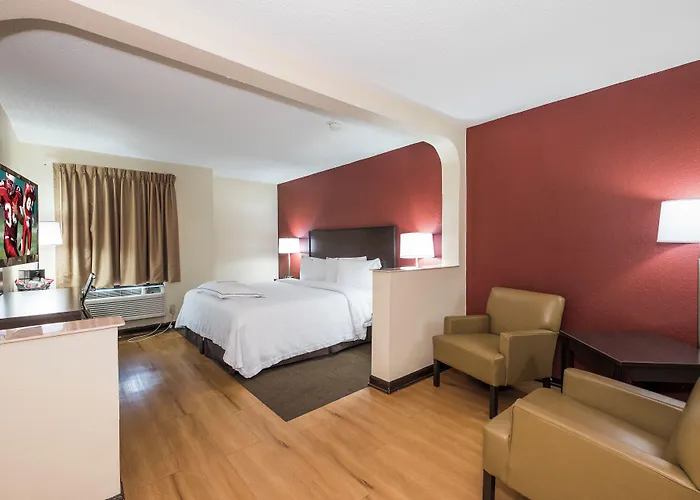 Red Roof Inn Plus+ & Suites Opelika