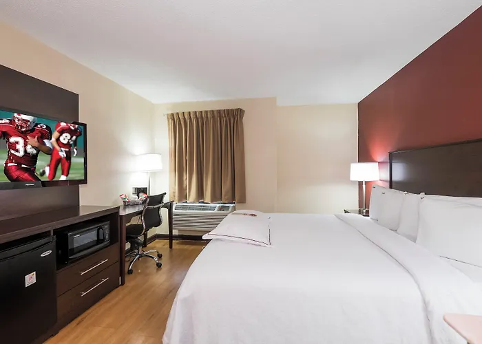 Red Roof Inn Plus+ & Suites Opelika
