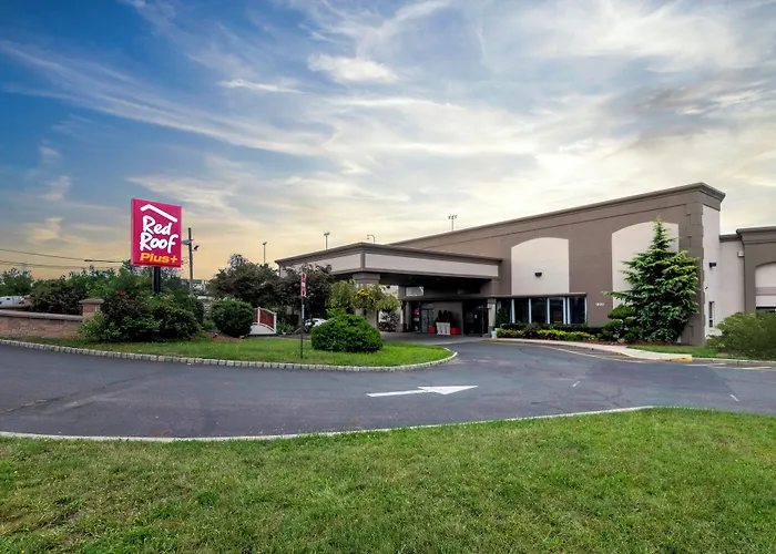 Red Roof Inn Plus Woodbridge - Carteret