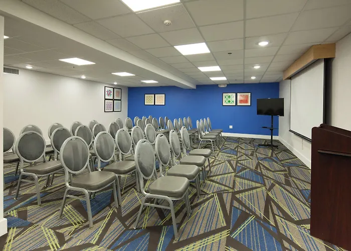 Holiday Inn Express Hotel & Suites Nashville Brentwood 65S