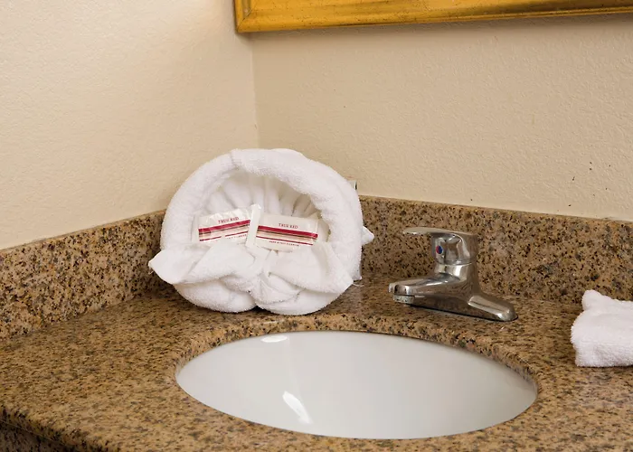 Red Roof Inn & Suites Pigeon Forge Parkway