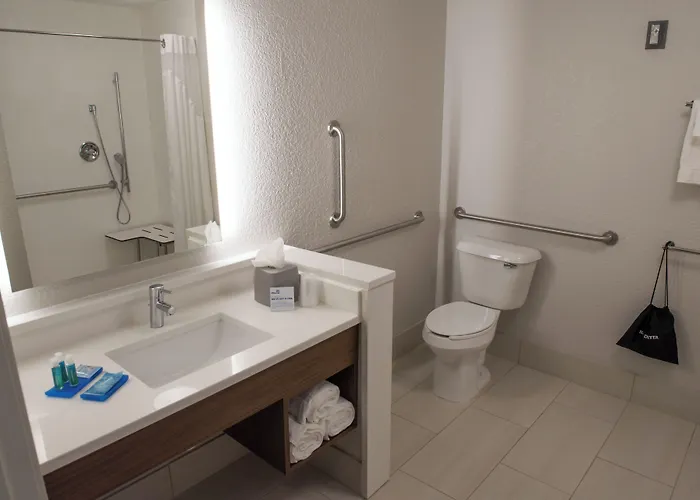 Holiday Inn Express & Suites - Dayton Southwest By Ihg