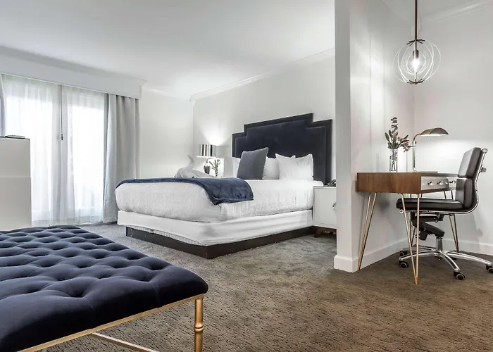 The Burgundy Hotel, Tapestry Collection By Hilton