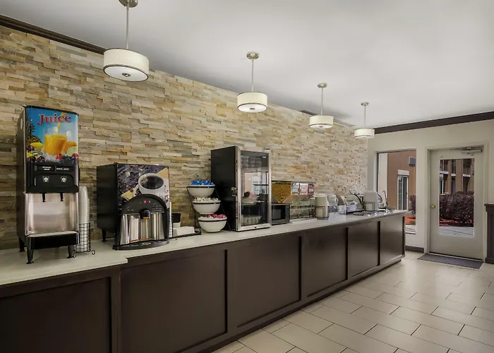 Red Roof Inn Plus+ & Suites Knoxville West - Cedar Bluff