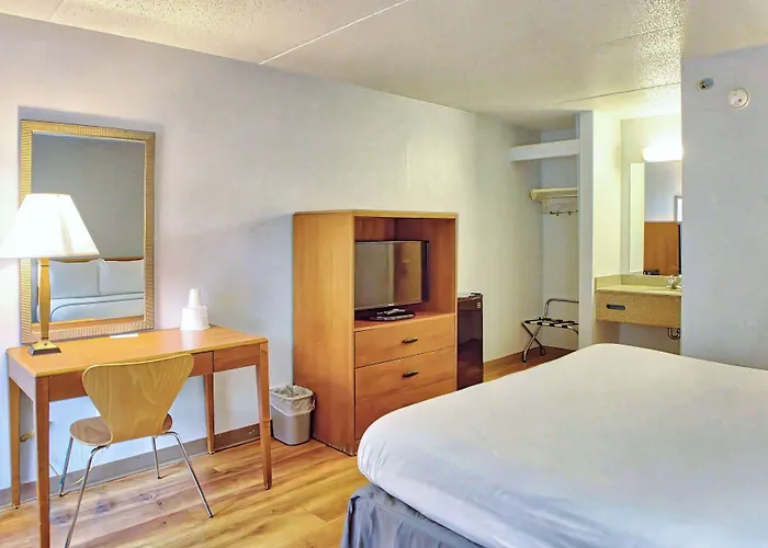 Motel 6 Buffalo Ny Airport Williamsville