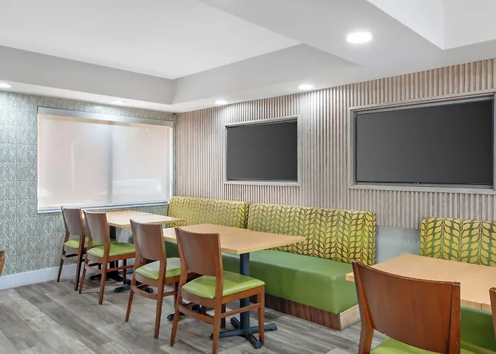 Quality Inn & Suites Orlando East - Ucf Area
