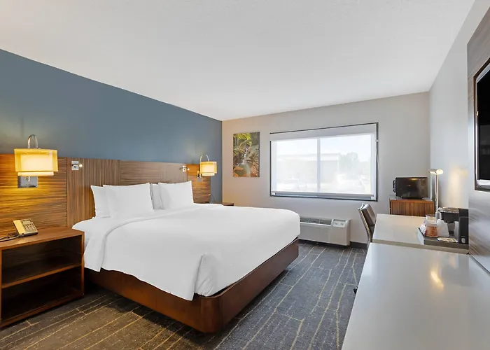 The Lux Hotel & Conference Center, An Ascend Collection Hotel