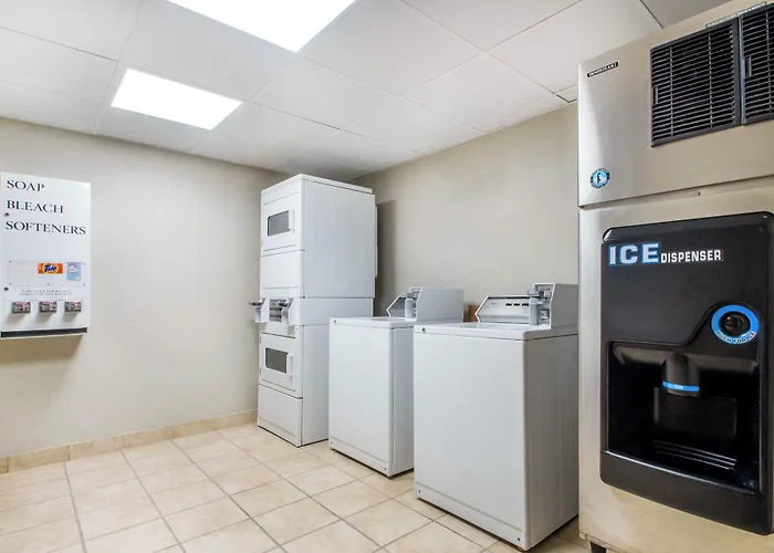Holiday Inn Express & Suites - Albany Airport - Wolf Road By Ihg