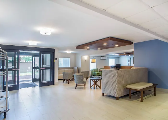 Holiday Inn Express & Suites - Albany Airport - Wolf Road By Ihg