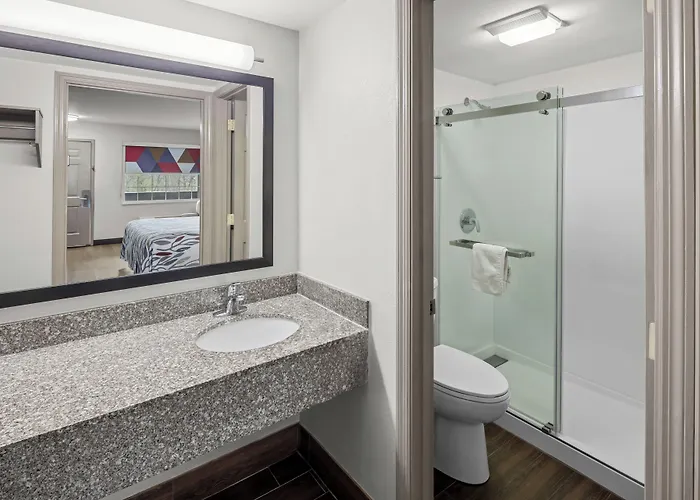Red Roof Inn & Suites Marysville