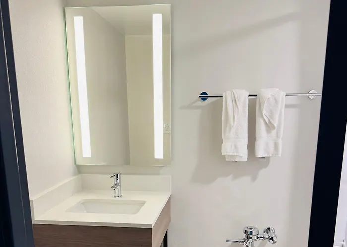 La Quinta By Wyndham New Haven