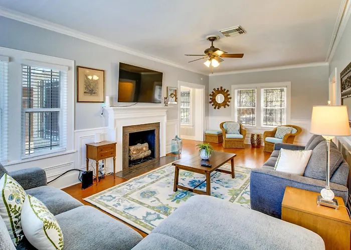 Corpus Christi Home W/ Pool & Hot Tub: Walk To Bay