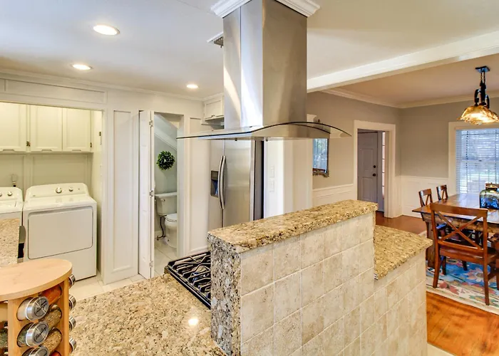 Corpus Christi Home W/ Pool & Hot Tub: Walk To Bay