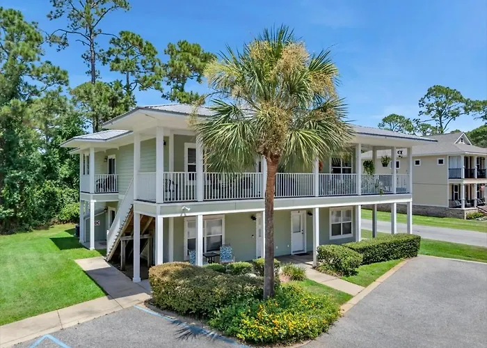 Condo W Pool Near Beaches, Dining, Shopping, Etc