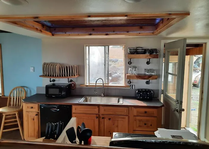 Lakeview Landing - Stunning Views Overlooking Bay