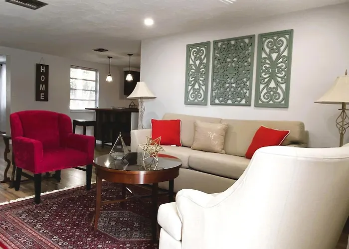 Family Getaway Near Beaches Sleeps 8