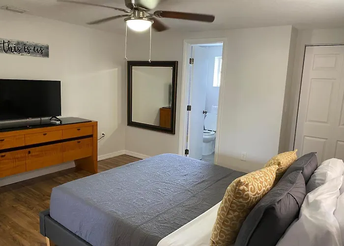 Family Getaway Near Beaches Sleeps 8
