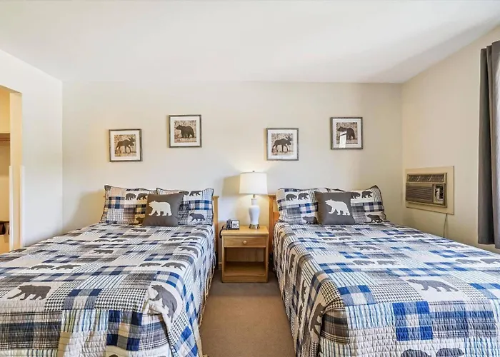 217 Cedarbrook Hotel Room