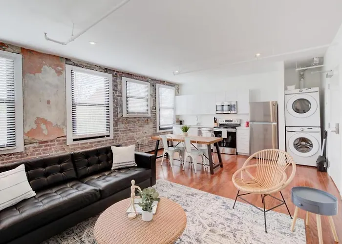 Downtown Loft Style Unit With All Modern Amenities