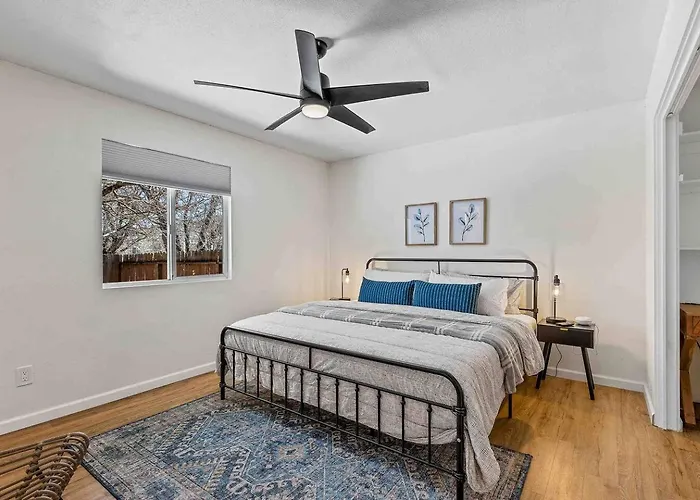 Walk To Gc Train Depot And Route 66, King Beds, Game Room, Bbq, Firepit