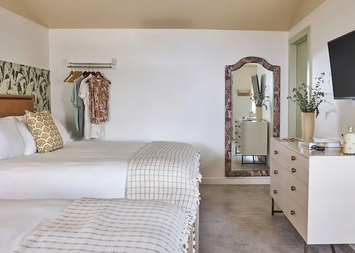 Hotel Palms