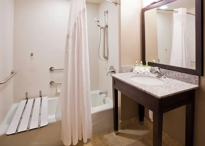 Holiday Inn Express & Suites Willmar By Ihg
