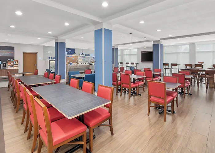 Holiday Inn Express Hotel & Suites Palm Bay By Ihg