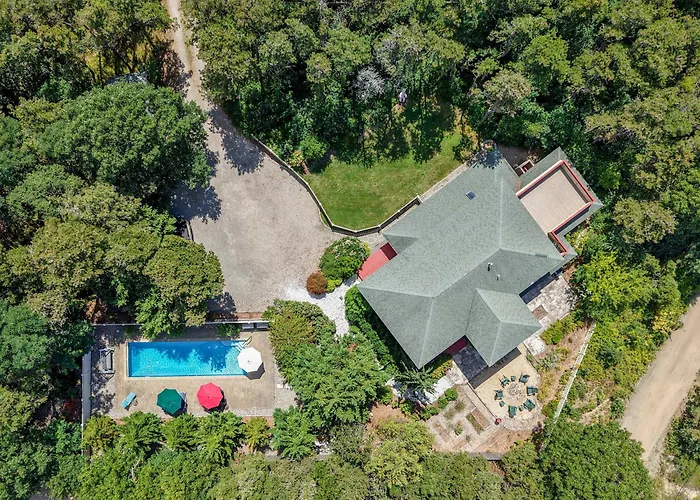 Beautiful Backyard Pool Deeded Beach Rights
