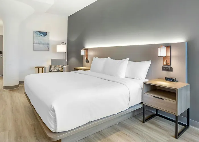 Four Points By Sheraton Newark Airport