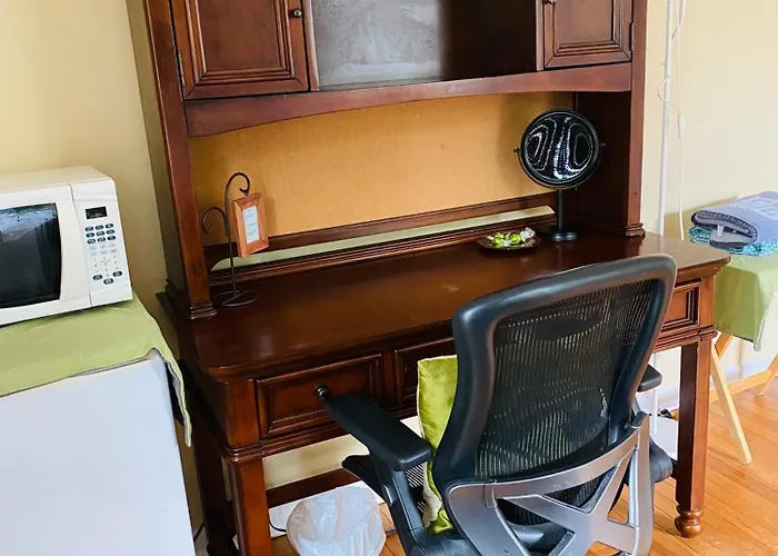 B1 A Private Room In Naperville Downtown With Desk And Wi-Fi Near Everything