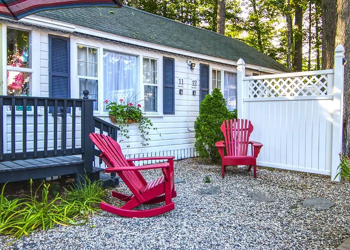 Cottage 11 - Year Round - Pet Friendly 50 Fee- 1 Bed 1 Bath W Courtyard