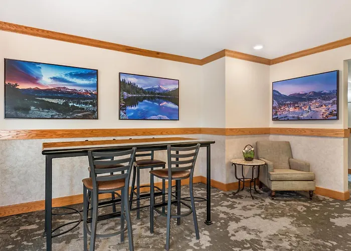 Best Western Plus Silver Saddle Inn