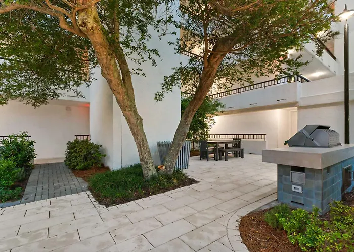 One Seagrove Place 0506
