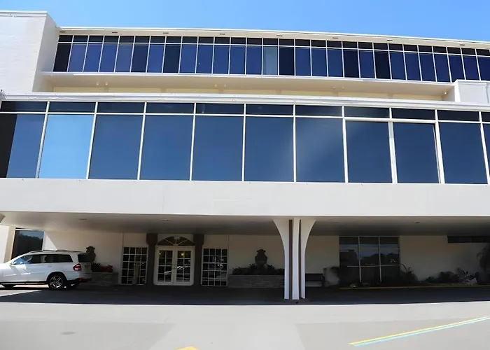 Magnuson Grand Conference Hotel