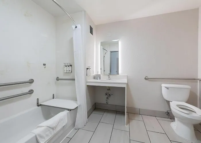 Holiday Inn Express Hotel & Suites Lamar By Ihg