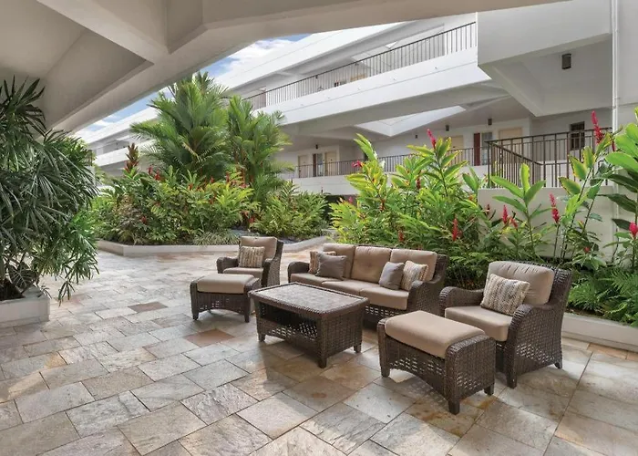 Wyndham Royal Sea Cliff Resort