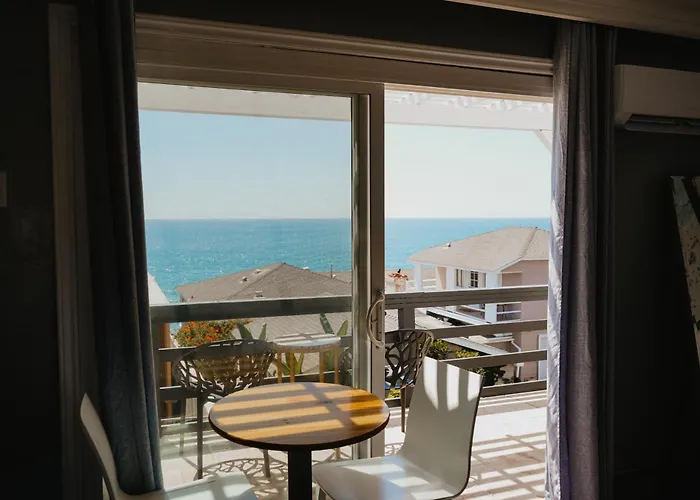 Laguna Cove Hotel