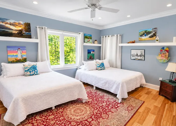 Luxury Beachside Haven With Pool And Elevator