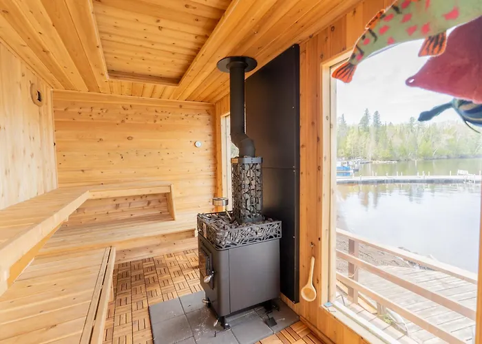 Cozy Northwoods Cabin Sleeps 2 - Perfect For A Couples Getaway Cb03