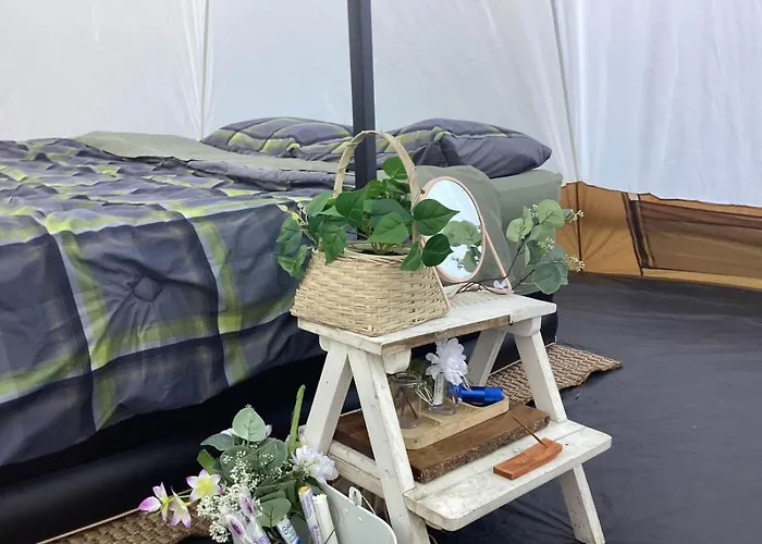Tiny Timber Tent- Retreet