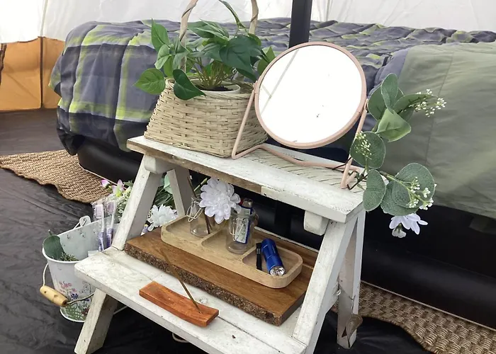 Tiny Timber Tent- Retreet