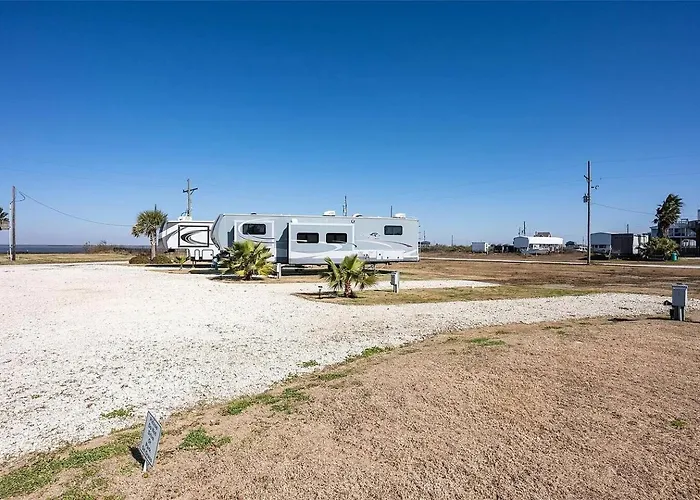 Rollover Bay Rv Spot #3 - Pull-Through 50/30 Amp